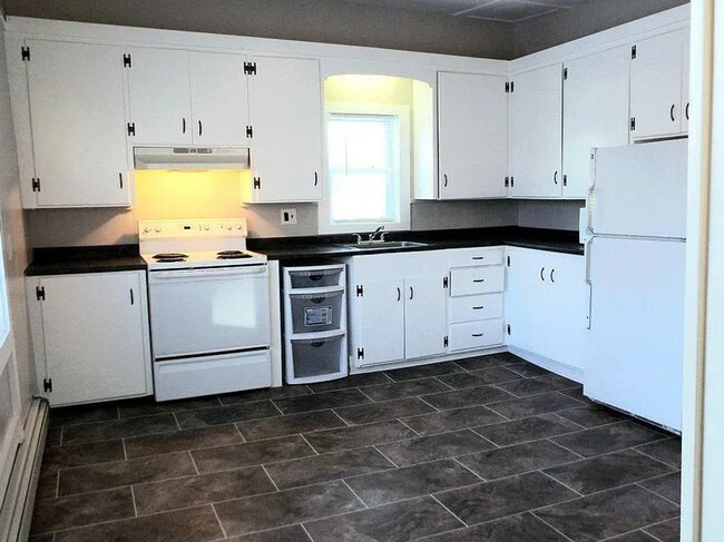 Building Photo - 812 Gray Rd