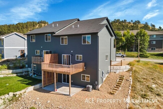 Building Photo - 1740 Harmony Heights Ln