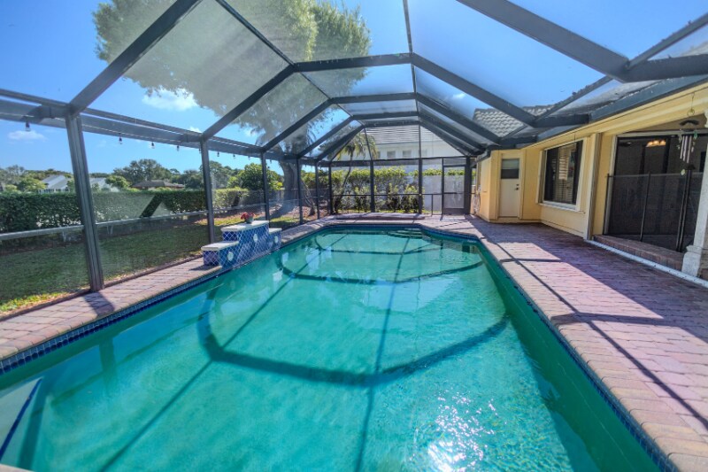 Building Photo - 12 Marlwood Ln