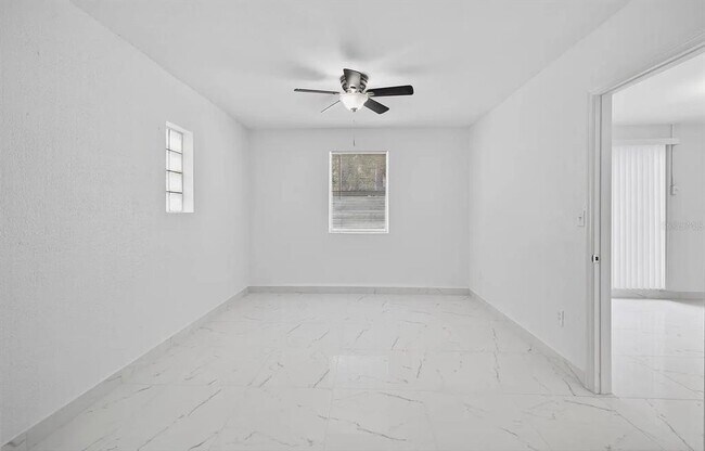 Building Photo - 5519 1/2 Gulfport Blvd S