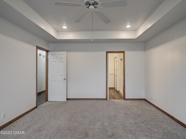 Building Photo - 3122 S Tyler Ave