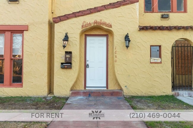 Building Photo - 1630 W Rosewood Ave