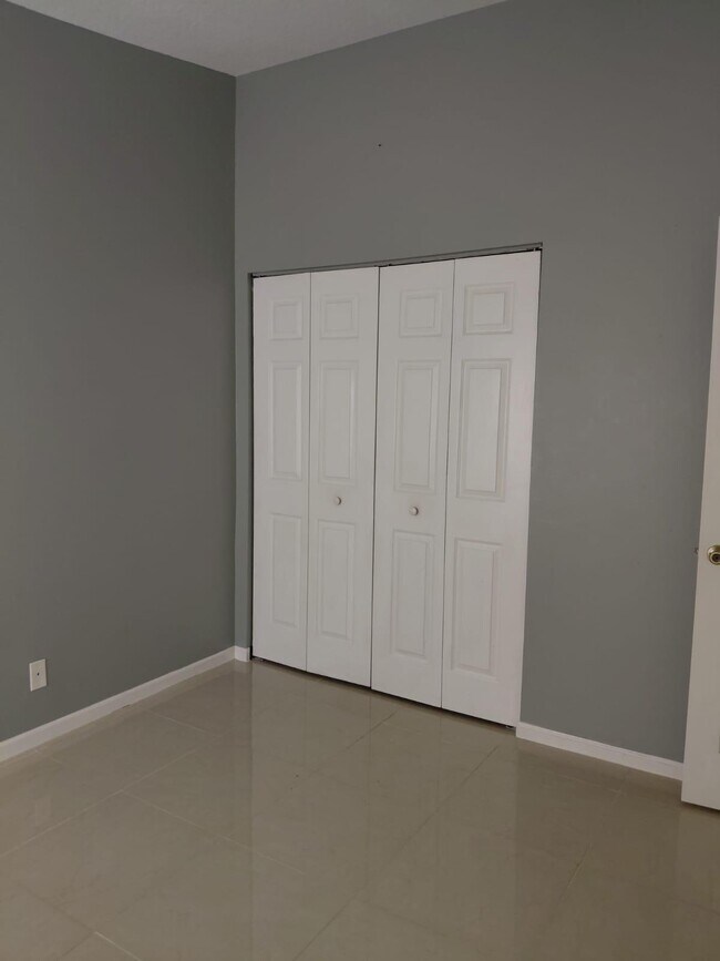 Building Photo - 4524 Oak Terrace Dr