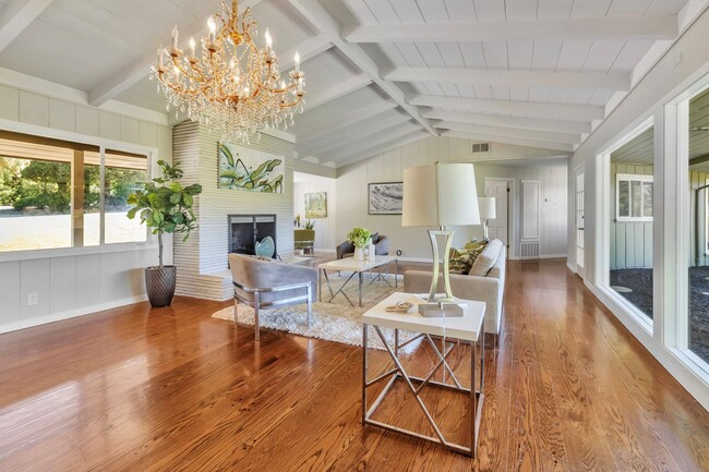 Building Photo - Welcome to Charming Country Living in Los ...