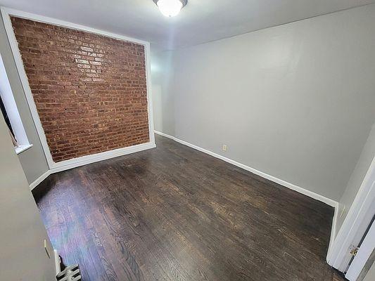 Building Photo - 3 bedroom in BRONX NY 10457