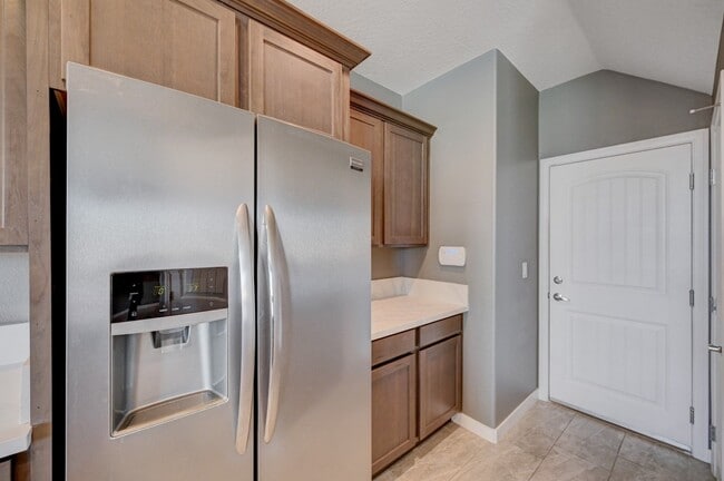 Building Photo - GORGEOUS 4 Bedroom, 2 Story Home located in the SW!