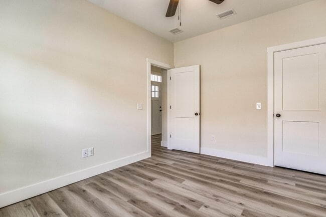 Building Photo - 6809 Water St