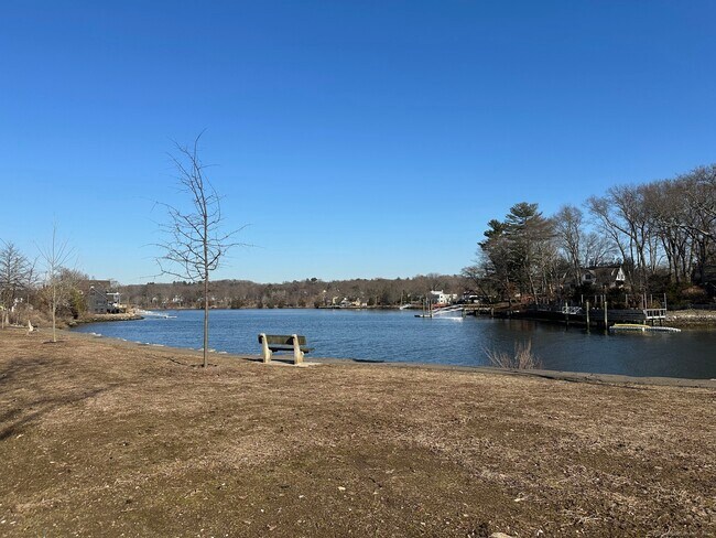 Building Photo - 5 Saviano Ln