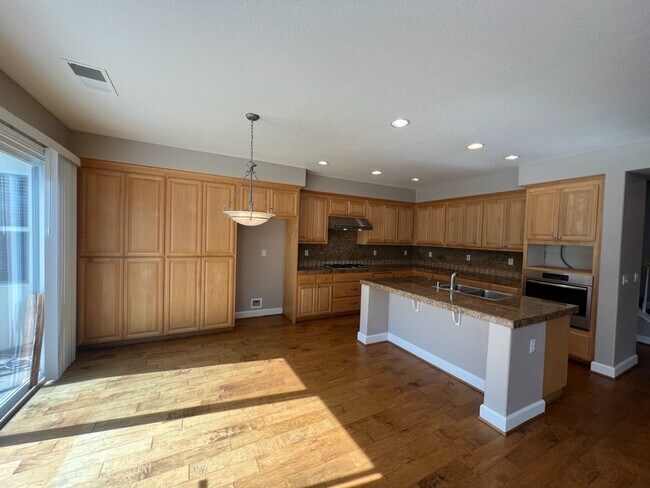 Building Photo - 4 bedroom home with 3 car garage in Patterson!