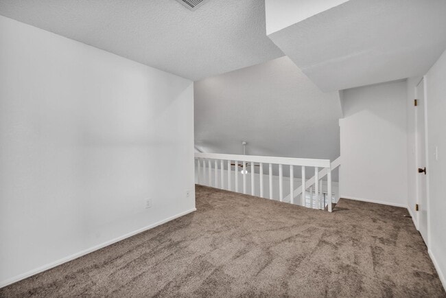Building Photo - Midtown Comfort & Convenience