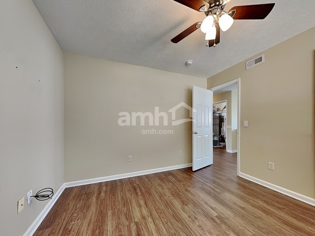 Building Photo - 9937 Whispering Pine Dr