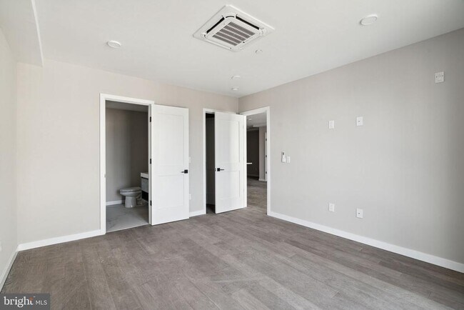 Building Photo - 1648 Ridge Ave