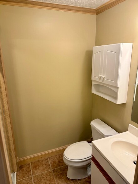 Building Photo - 1616 Spring Valley Dr