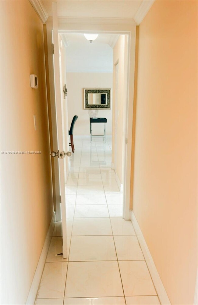 Building Photo - 3140 S Ocean Dr