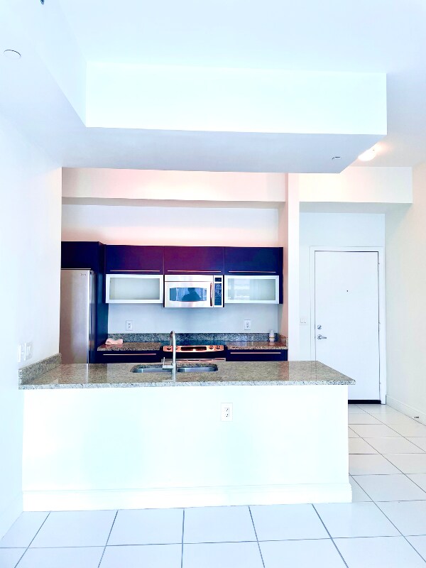 Building Photo - 950 Brickell Bay Dr