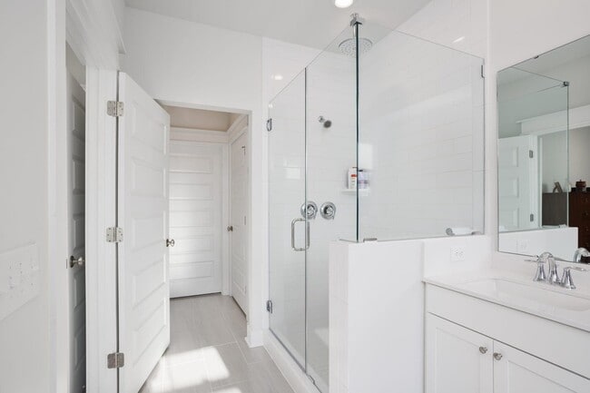 Building Photo - 1515 Martel St