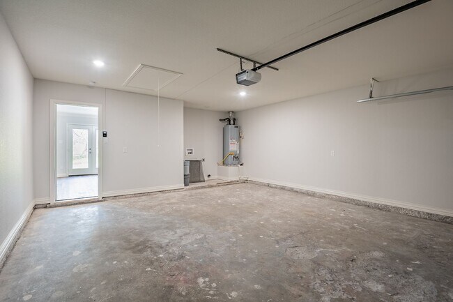 Building Photo - GORGEOUS 3 BEDROOM HOME LOCATED IN FORT WORTH, TEXAS!