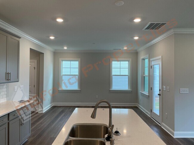 Building Photo - Spacious 4 Bedroom, 3 Bathroom Home w/ 2-C...