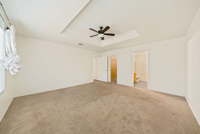 Building Photo - Charming 3-Bedroom Home in Carriage Hills ...