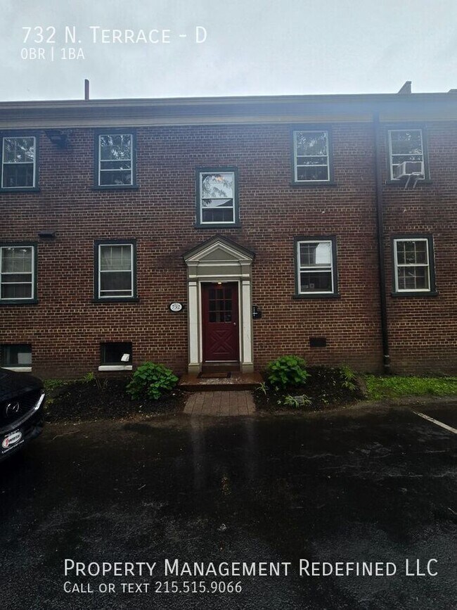 Building Photo - 732 N. Terrace-D