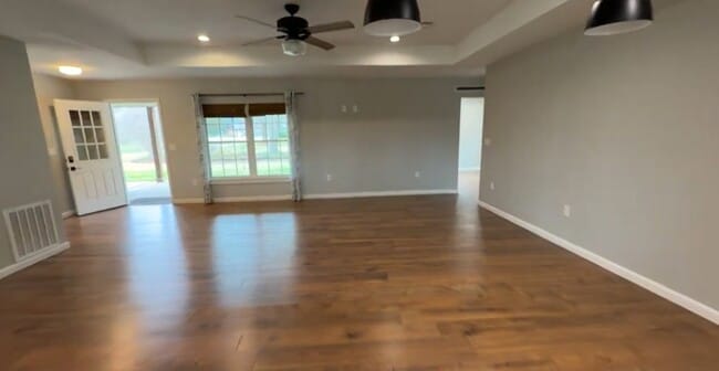 Building Photo - 6910 S Mallard Dr