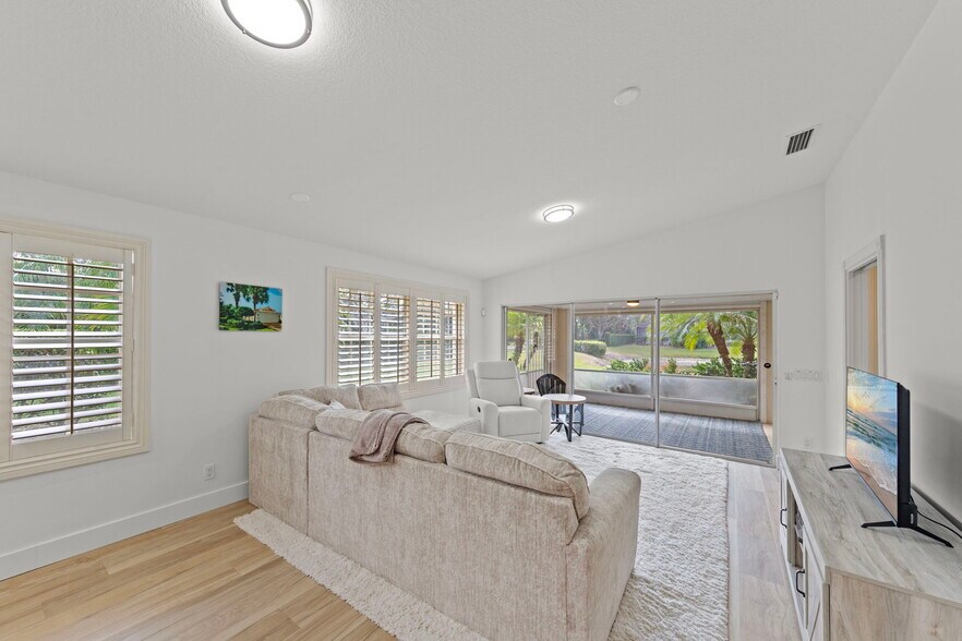 Building Photo - 4748 San Carlo Ct