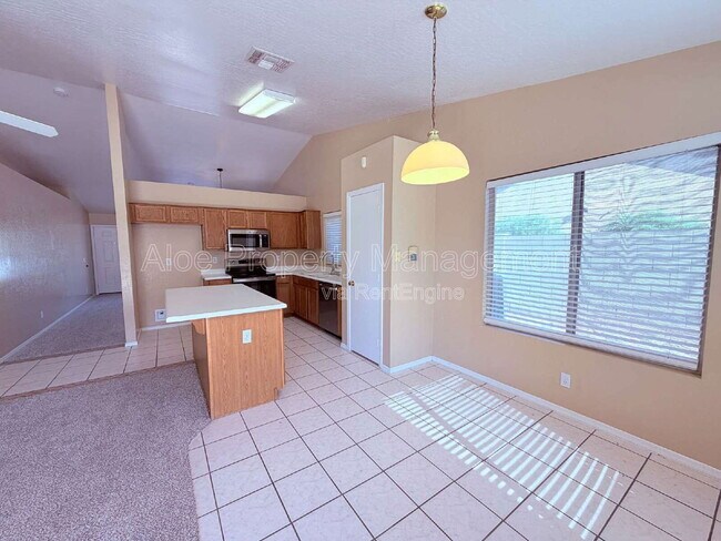 Building Photo - 2293 E Longhorn Pl