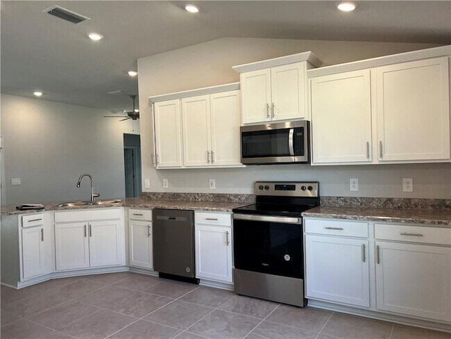Building Photo - 5317 Vespera St