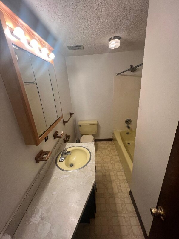 Building Photo - 33 Glen Eagle Dr