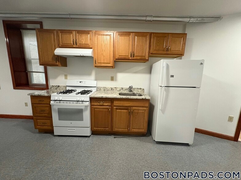 Primary Photo - 143 Park Dr