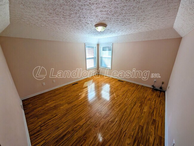 Building Photo - Avon Home with Vaulted Ceilings, Gas Firep...