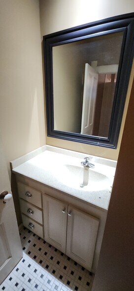 Building Photo - 1734 N Pulaski St