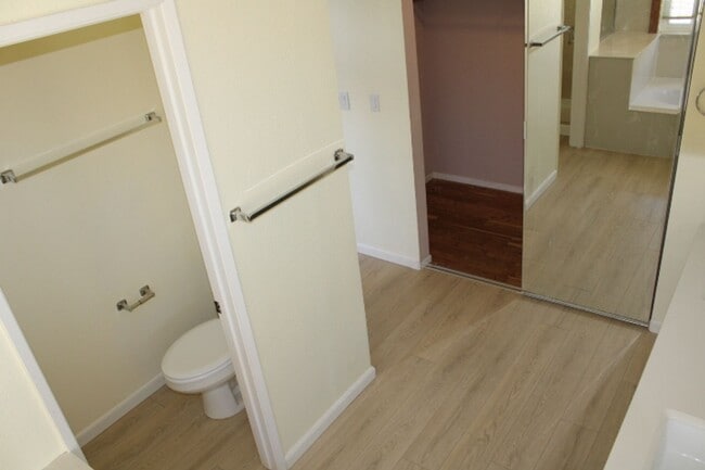 Building Photo - 151 Grenadine Way
