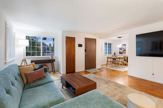 Building Photo - 7414 SE Ogden St