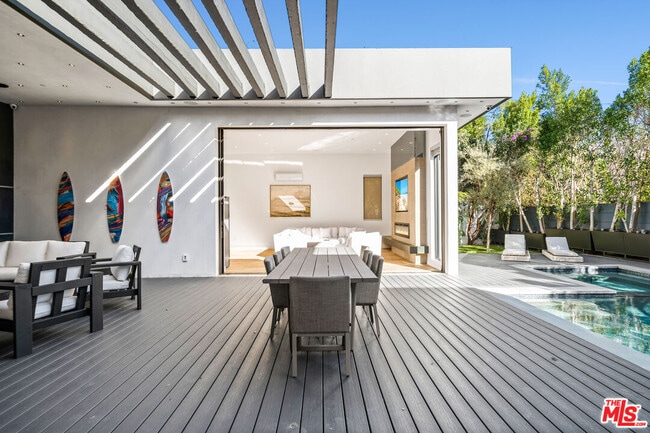 Building Photo - 4458 Mammoth Ave