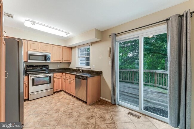Building Photo - 8475 Canyon Oak Dr
