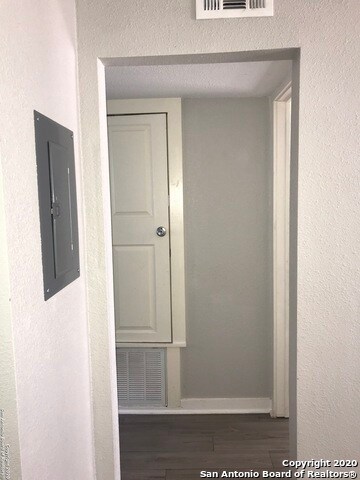 Building Photo - 451 Natalen Ave