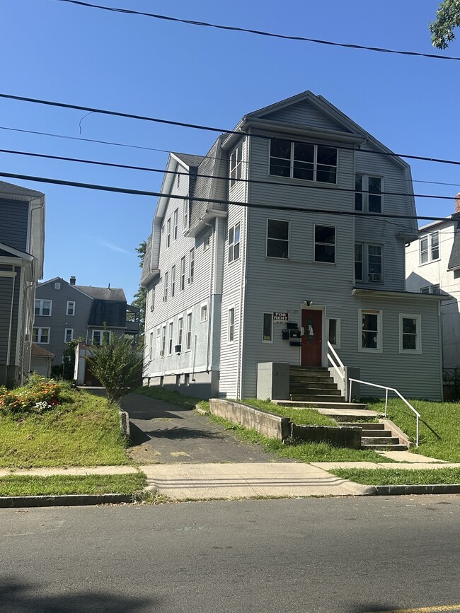 Building Photo - 237 Westland St