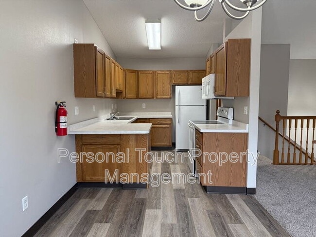 Building Photo - 2510 Amber Valley Ct S