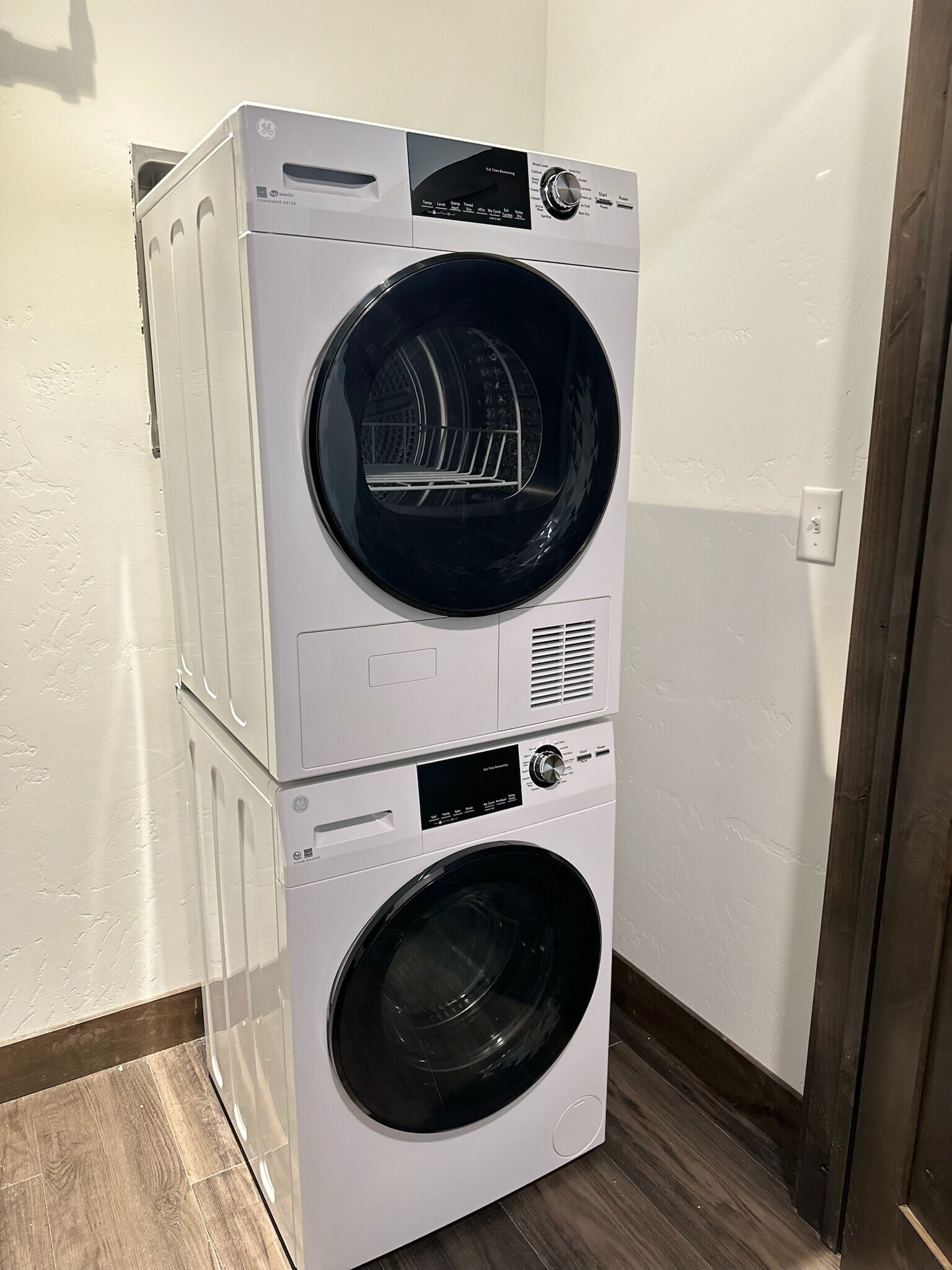 Building Photo - 1010 Baker Ave