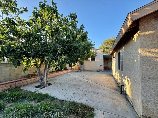 Building Photo - 825 San Marino Ave