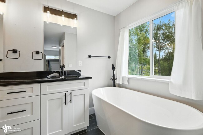 Building Photo - 3452 W Charlies Ridge Dr