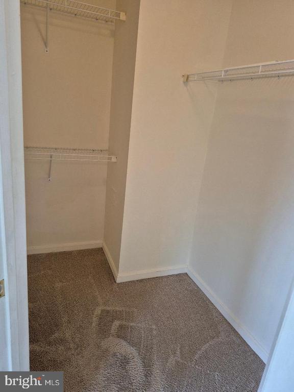 Building Photo - 45541 Clear Spring Terrace