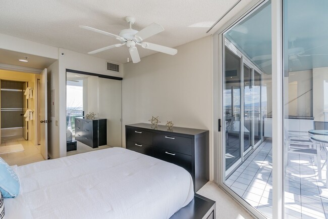 Building Photo - Furnished 1 Bed 1 Bath at Honolulu Park Place