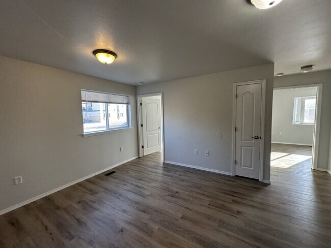 Building Photo - 1205 N Hartman St