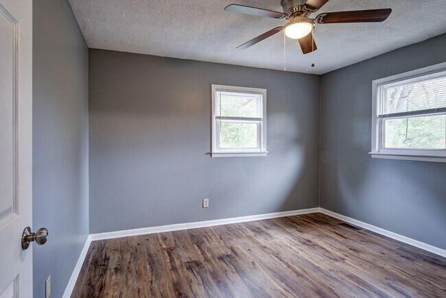 Building Photo - Newly Renovated 3 Bedroom Rental in Johnson City