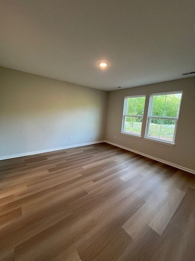 Building Photo - 5086 Northstar Dr