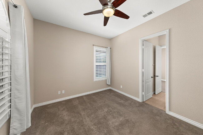 Building Photo - Stunning Single-Story Luxury Home in Coveted Rolling Hills Ranch