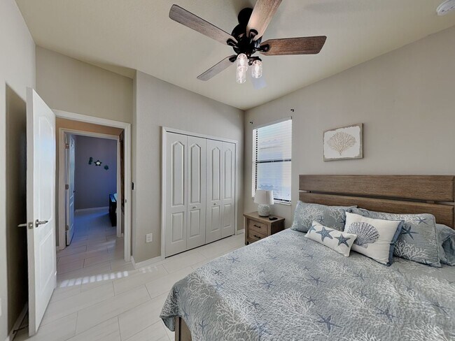 Building Photo - 11280 Reflection Isles Blvd