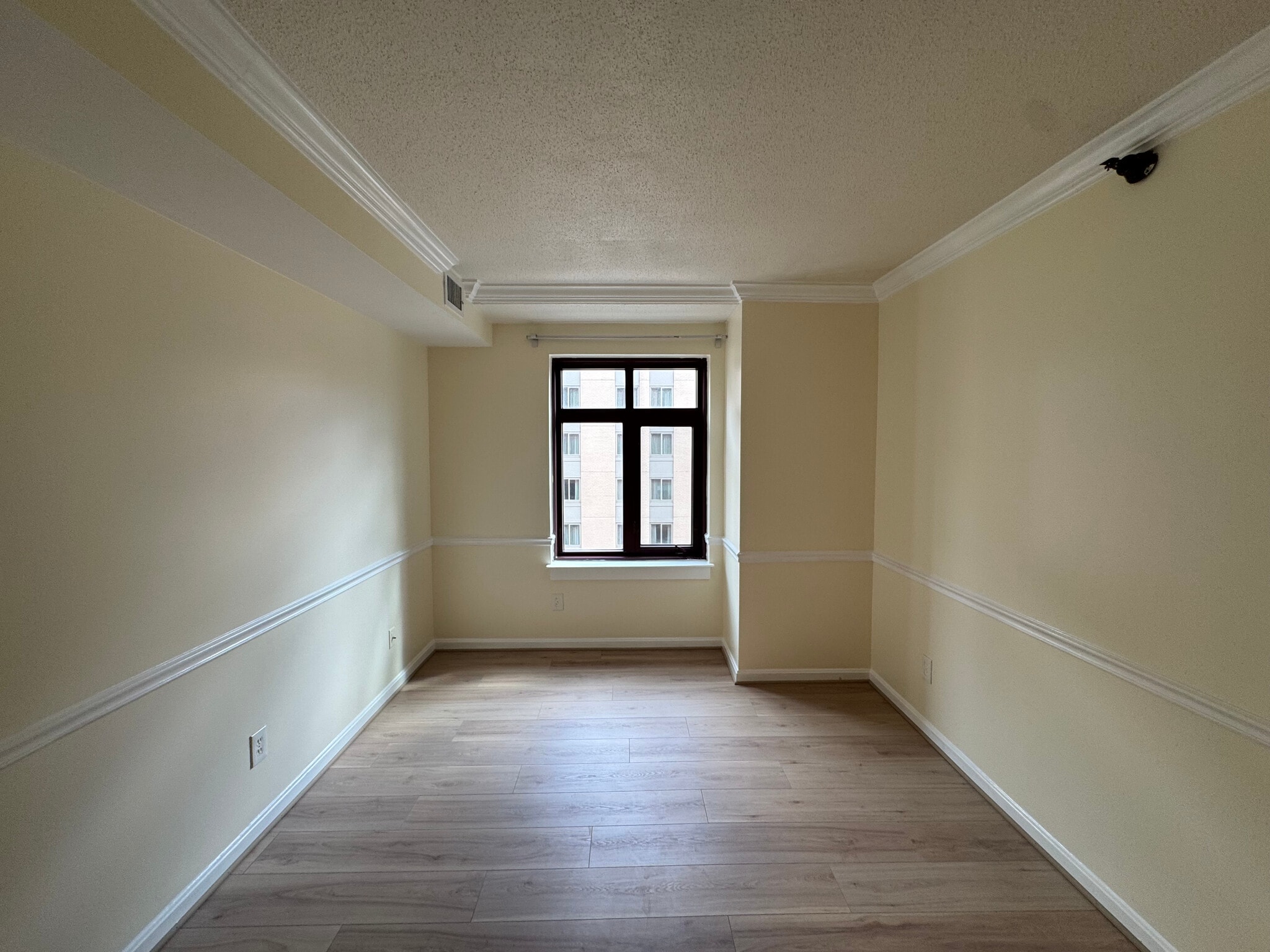 Bedroom #1 - 2400 Clarendon Blvd